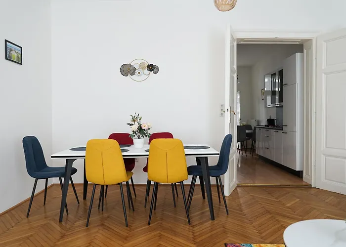 Heritage In Historical Musician Of Josef Klein Apartmán