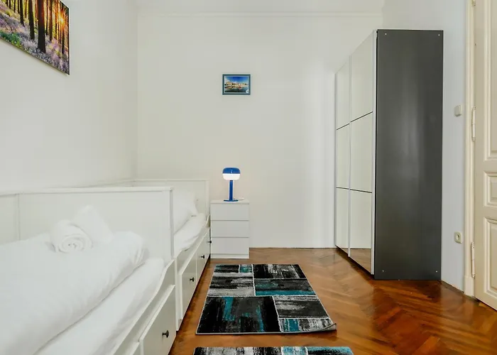 Heritage In Historical Musician Of Josef Klein Apartmán